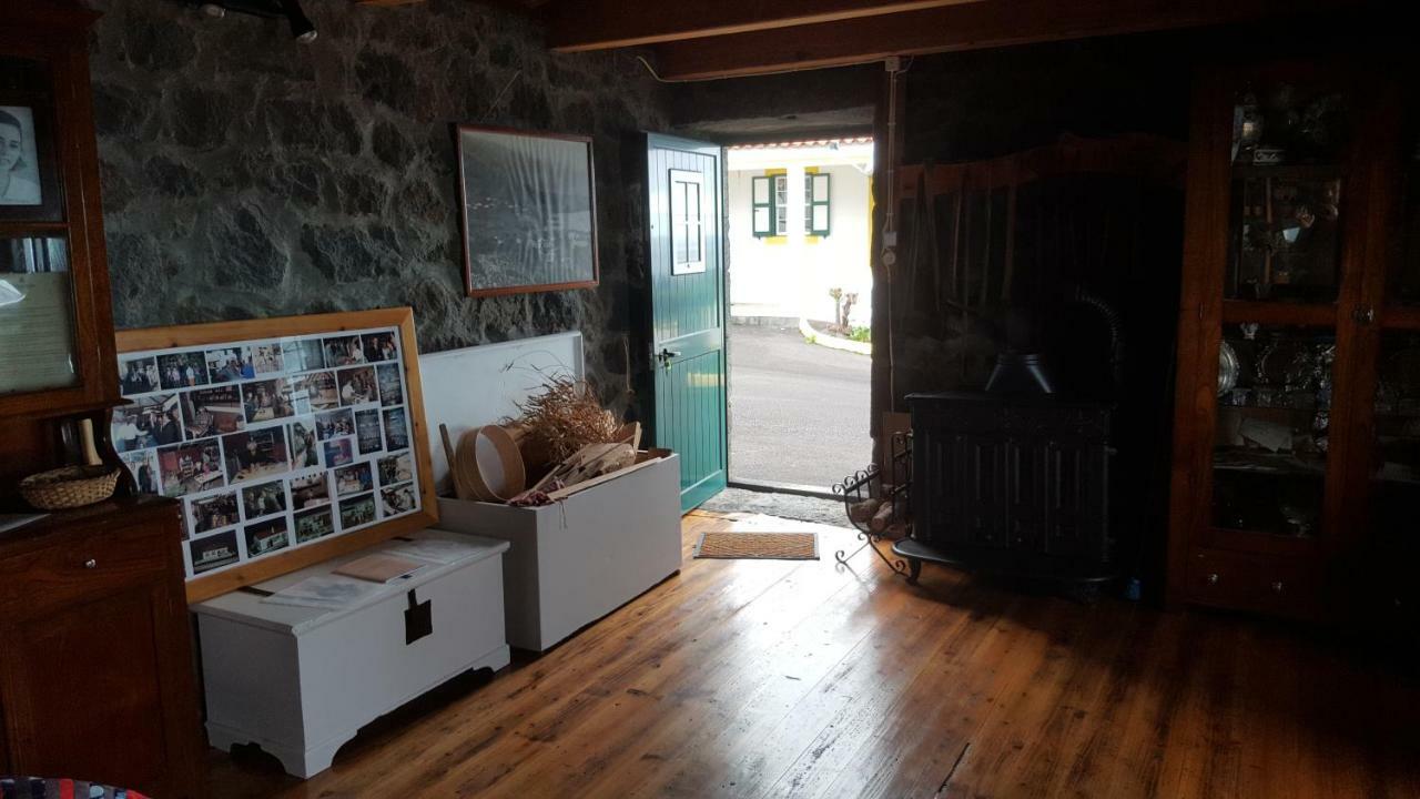 Villa Casa Dos Felicias São Roque do Pico Esterno foto